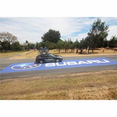 Asphalt - decoration de sols en exterieur - adhesif - film adhesif multicouche - signaletique sur des sols exterieurs - Encres UV - Encre Latex - lamination liquide- Antalis